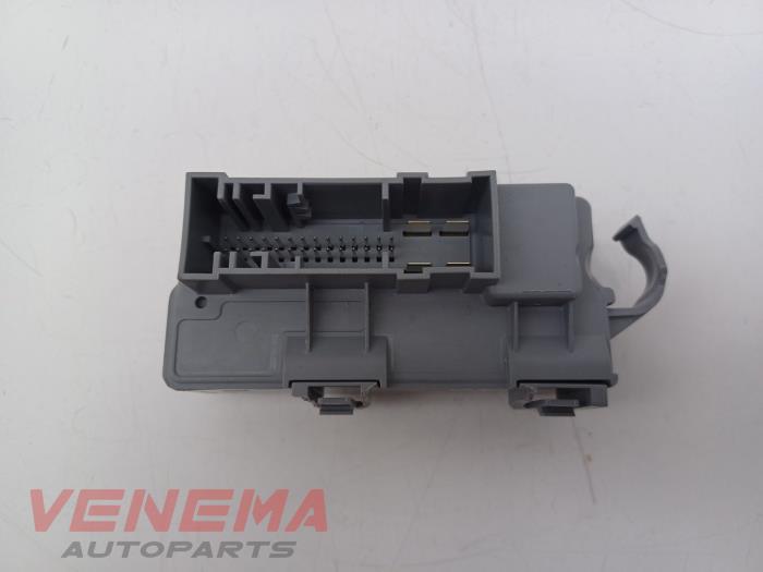 Używane Modul Comfort BMW 1 serie (F70) 120 1.5 TwinPower Turbo 12V Cena € 29,99 Procedura marży oferowane przez Venema Autoparts