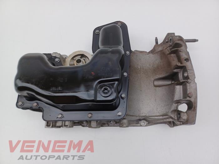 Usagé Couvercle carter Peugeot 208 II (UB/UH/UP) 1.2 Vti 12V PureTech 100 Prix € 39,99 Règlement à la marge proposé par Venema Autoparts
