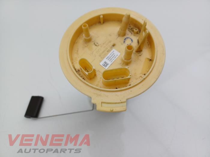 Usagé Pompe carburant électrique Skoda Octavia Combi (5EAC) 2.0 TDI RS 16V Prix € 19,99 Règlement à la marge proposé par Venema Autoparts