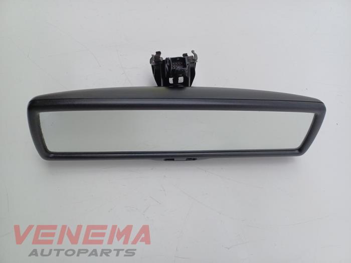 Używane Lusterko wewnetrzne Skoda Octavia Combi (5EAC) 2.0 TDI RS 16V Cena € 9,99 Procedura marży oferowane przez Venema Autoparts