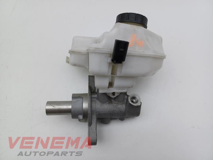 Used Master cylinder Audi Q3 (F3B) 1.4 45 TFSI e 16V Price € 39,92 Inclusive VAT offered by Venema Autoparts