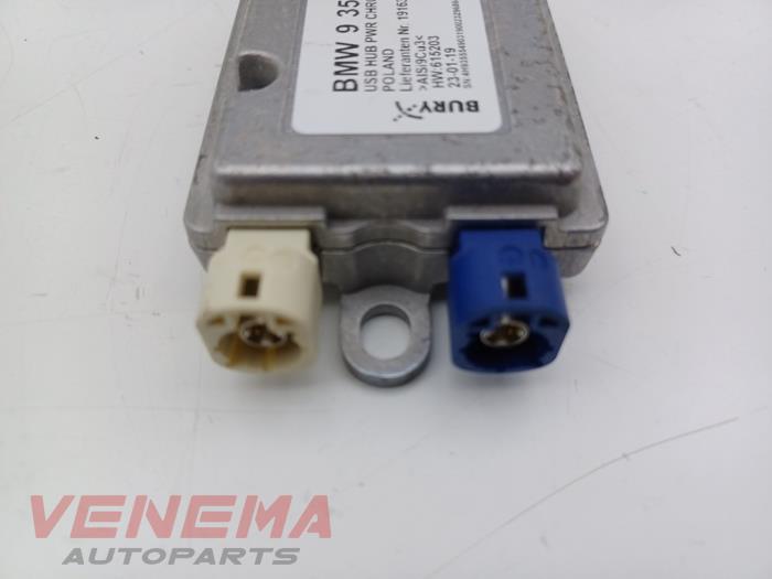 Module USB d'un MINI Mini Convertible (F57) 2.0 16V John Cooper Works 2019