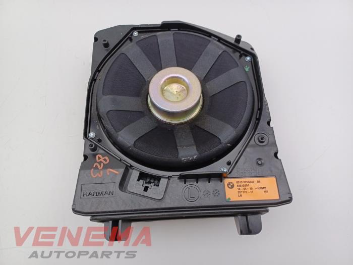 Gebrauchte Subwoofer Mini Mini Convertible (F57) 2.0 16V John Cooper Works Preis € 124,99 Margenregelung angeboten von Venema Autoparts