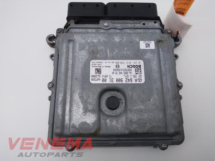 Engine management computer from a Mercedes-Benz GLK (204.7/9) 3.0 320 CDI 24V 4-Matic 2010