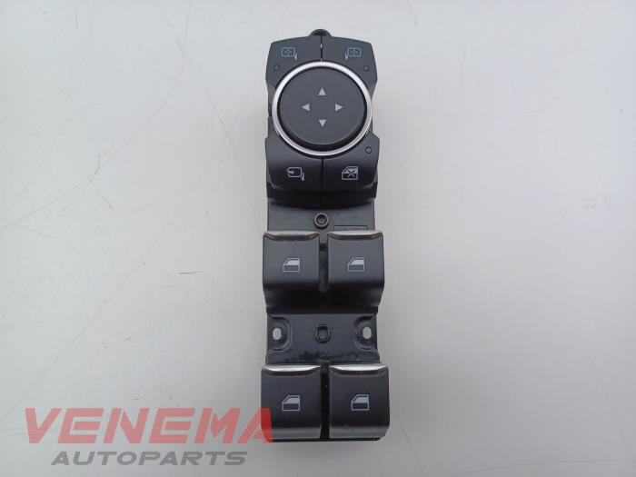 Usados Interruptor de ventanilla eléctrica Ford Focus 4 Wagon 1.5 EcoBlue 120 Precio € 49,99 Norma de margen ofrecido por Venema Autoparts