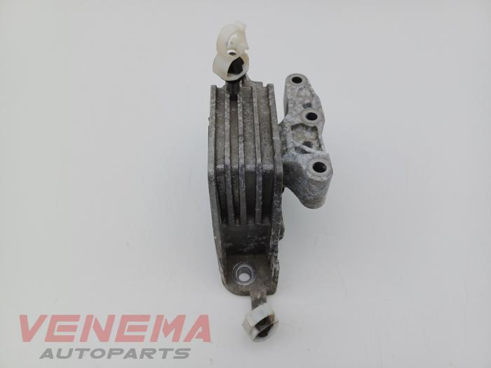 Used Engine mount Mini Mini Convertible (F57) 2.0 16V John Cooper Works Price € 74,99 Margin scheme offered by Venema Autoparts