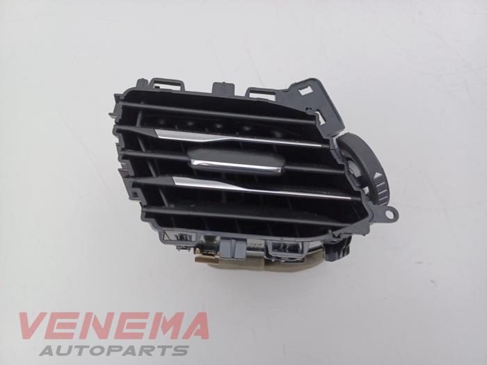 Begagnade Luftmunstycke, instrumentbräda Ford Focus 4 Wagon 1.5 EcoBlue 120 Pris € 34,99 Marginaltabell erbjuds av Venema Autoparts