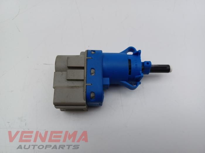 Brake pedal sensor switch