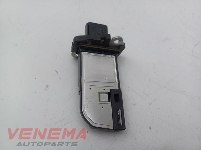 Luftmassenmesser van een Ford Focus 4 Wagon 1.5 EcoBlue 120 2021