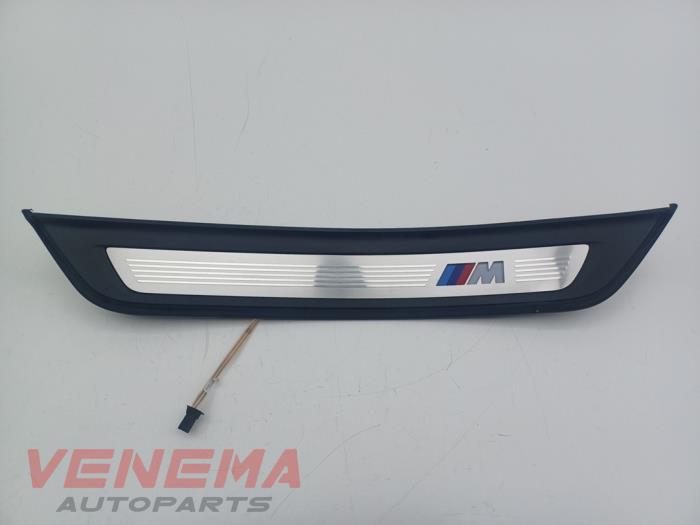 Begagnade Innerbelysning BMW 5 serie (G30) 540d xDrive 3.0 TwinPower Turbo 24V Pris € 59,99 Marginaltabell erbjuds av Venema Autoparts