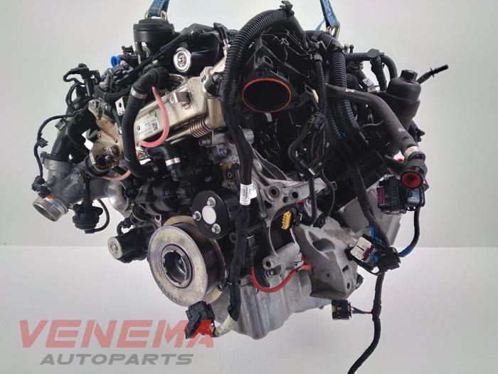 Engine from a BMW 3 serie Touring (G21) 318d 2.0 TwinPower Turbo 16V Mild Hybrid 2022