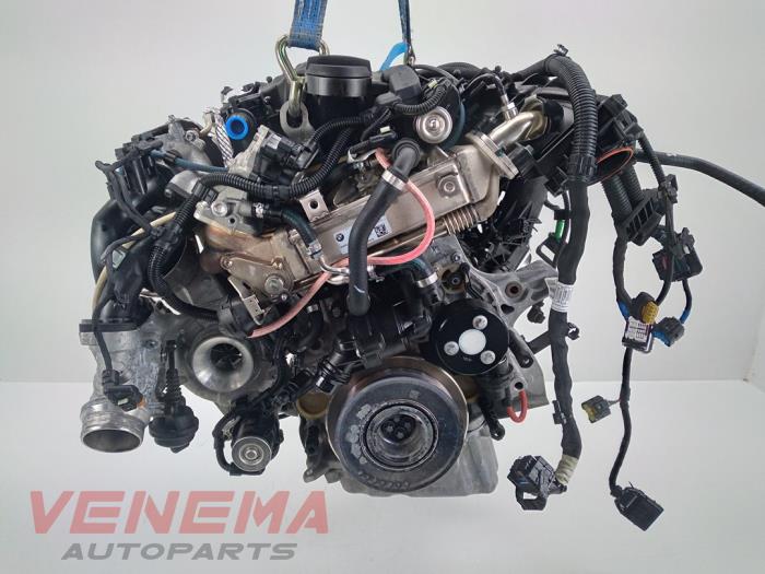 Engine from a BMW 3 serie Touring (G21) 318d 2.0 TwinPower Turbo 16V Mild Hybrid 2022