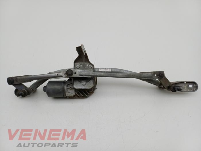 Windshield wiper linkage and motor