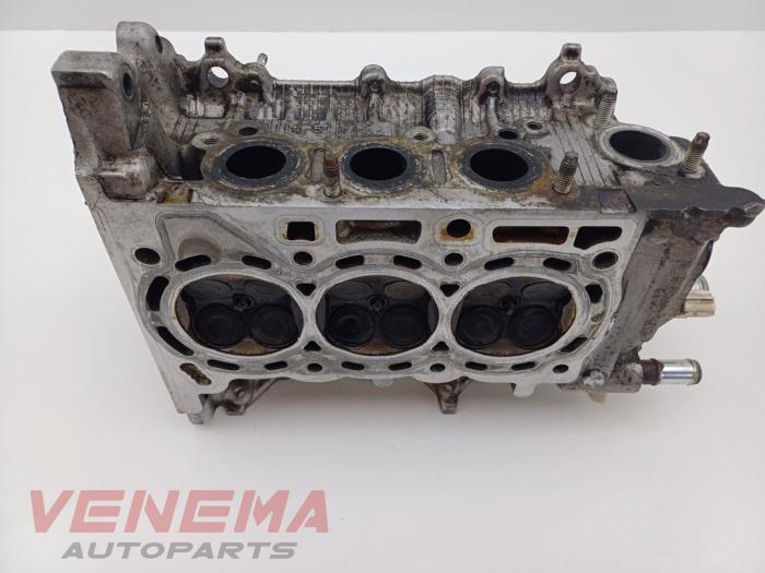 Begagnade Topplock Peugeot 107 1.0 12V Pris € 121,00 Inklusive moms erbjuds av Venema Autoparts