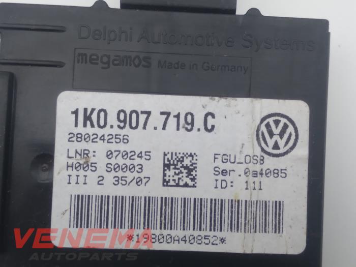 Módulo de alarma de un Volkswagen Eos (1F7/F8) 2.0 TDI DPF 2008