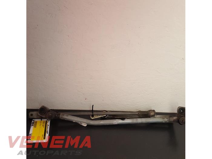Windshield wiper linkage and motor