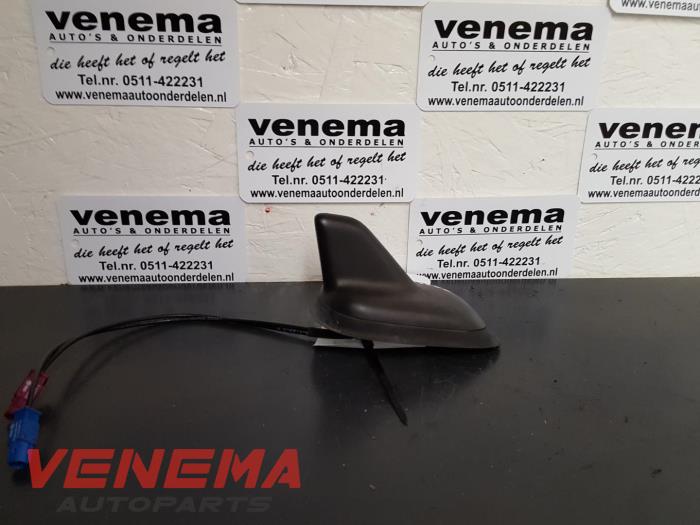 Używane Antena GPS Volkswagen Passat Variant (3C5) 2.0 TDI 16V 170 Cena € 19,99 Procedura marży oferowane przez Venema Autoparts