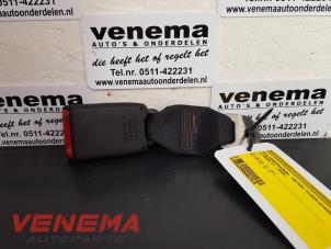 Usados Lengüeta de cinturón de seguridad centro detrás Citroen C1 Precio de solicitud ofrecido por Venema Autoparts