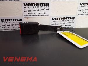 Usagé Insertion ceinture de sécurité avant droite Peugeot 206 (2A/C/H/J/S) Prix sur demande proposé par Venema Autoparts