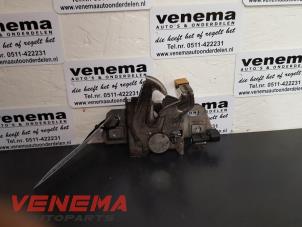 Usagé Mécanique de verrouillage capot Volvo V50 (MW) 1.6 D 16V Prix sur demande proposé par Venema Autoparts