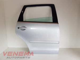 Usagé Portière 4portes arrière droite Volkswagen Polo IV (9N1/2/3) Prix € 74,99 Règlement à la marge proposé par Venema Autoparts