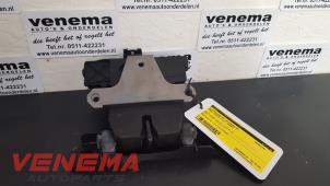 Używane Mechanizm zamka tylnej klapy Ford Focus 2 Wagon 2.0 16V Cena € 29,99 Procedura marży oferowane przez Venema Autoparts