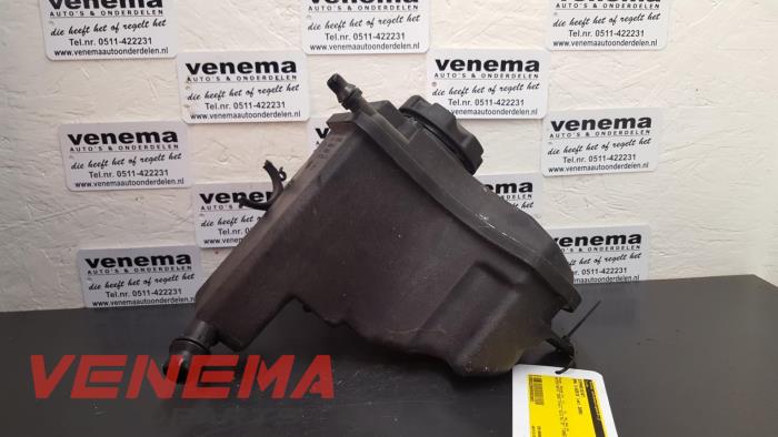 Expansion vessel from a BMW 3 serie Touring (E91) 320d 16V Corporate Lease 2006