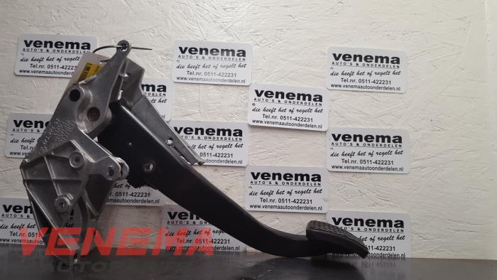 Brake pedal from a BMW 3 serie Touring (E91) 320d 16V Corporate Lease 2006