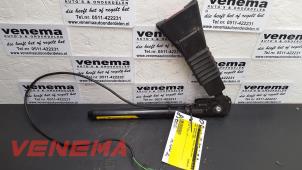Usagé Attache ceinture avant gauche Opel Zafira (F75) Prix sur demande proposé par Venema Autoparts