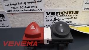 Usagé Commutateur éclairage d'urgence Renault Megane II Grandtour (KM) Prix sur demande proposé par Venema Autoparts