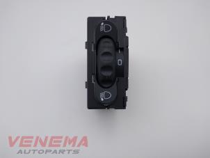 Używane Przelacznik reflektora LHV Renault Kangoo (KC) Cena € 9,99 Procedura marży oferowane przez Venema Autoparts
