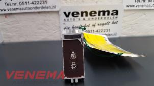 Used Indicator lights module Renault Megane (BA/SA) 1.6 16V Price € 5,00 Margin scheme offered by Venema Autoparts