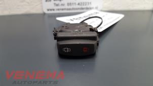 Used Central locking switch Renault Trafic New (FL) Price on request offered by Venema Autoparts