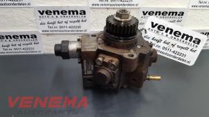 Używane Mechaniczna pompa paliwa Opel Vivaro 2.0 CDTI Cena € 150,00 Procedura marży oferowane przez Venema Autoparts