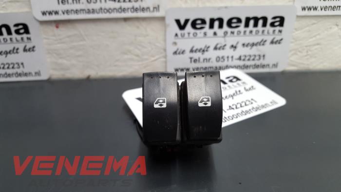 Usados Interruptor de ventanilla eléctrica Renault Megane II (BM/CM) Precio € 9,99 Norma de margen ofrecido por Venema Autoparts