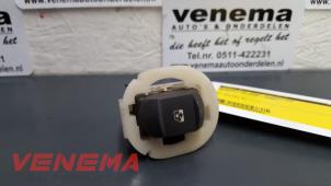 Używane Przelacznik elektrycznej szyby Renault Megane II Grandtour (KM) Cena na żądanie oferowane przez Venema Autoparts