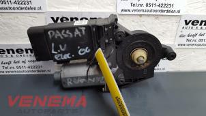 Used Door window motor Volkswagen Passat (3B3) 1.9 TDI 100 Price € 40,00 Margin scheme offered by Venema Autoparts