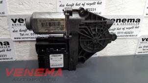 Używane Silnik szyby drzwiowej Volkswagen Caddy III (2KA,2KH,2CA,2CH) 1.9 TDI Cena € 45,00 Procedura marży oferowane przez Venema Autoparts