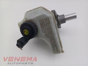 Begagnade Huvudcylinder Volkswagen Passat (3C2) 2.0 TDI 16V 140 Pris € 24,99 Marginaltabell erbjuds av Venema Autoparts