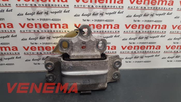 Used Engine mount Volkswagen Passat (3C2) 2.0 TDI 16V 140 Price € 14,99 Margin scheme offered by Venema Autoparts