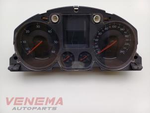 Usagé Compteur kilométrique KM Volkswagen Passat (3C2) 2.0 TDI 16V 140 Prix € 24,99 Règlement à la marge proposé par Venema Autoparts
