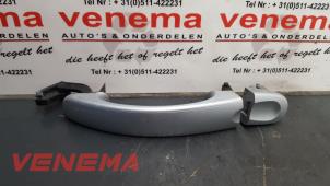 Used Door handle 2-door, right Volkswagen Eos (1F7/F8) 2.0 FSI 16V Price € 19,99 Margin scheme offered by Venema Autoparts
