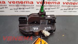Usados Mecanismo de cerradura de puerta de 4 puertas derecha detrás Opel Astra J (PC6/PD6/PE6/PF6) 1.6 16V Precio de solicitud ofrecido por Venema Autoparts
