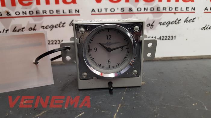 Używane Zegar Chrysler 300 C 3.5 V6 24V Cena € 50,00 Procedura marży oferowane przez Venema Autoparts