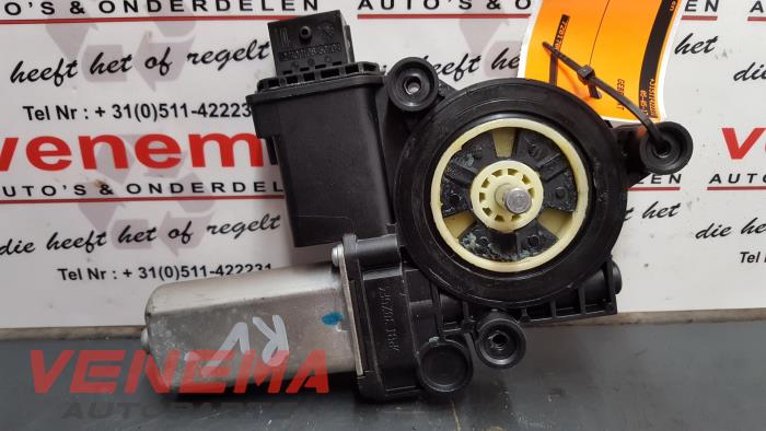 Usados Motor de ventanilla de puerta Opel Corsa D 1.3 CDTi 16V ecoFLEX Precio € 54,99 Norma de margen ofrecido por Venema Autoparts