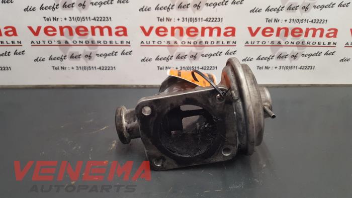 EGR valve from a BMW 5 serie (E39) 530d 24V 2001
