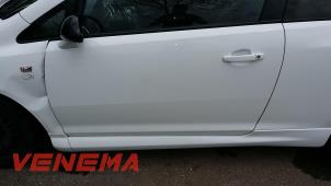 Używane Drzwi lewe wersja 2-drzwiowa Opel Corsa D 1.2 16V Cena € 145,00 Procedura marży oferowane przez Venema Autoparts