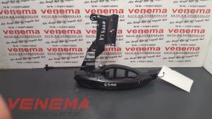 Used Rear door handle 4-door, left Ford S-Max (GBW) 2.0 TDCi 16V 140 Price on request offered by Venema Autoparts