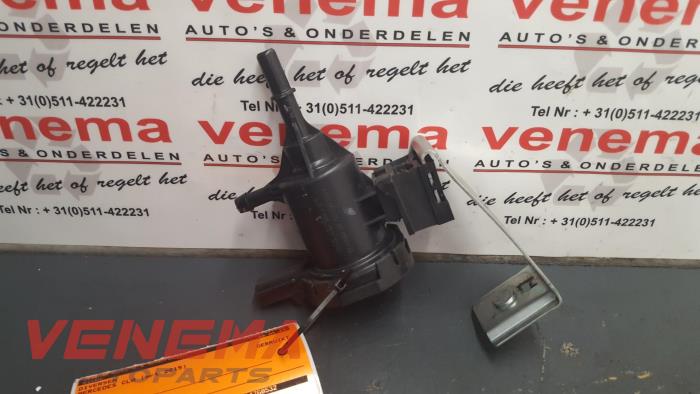 Usagé Divers Mercedes CLA Shooting Brake (117.9) 1.6 CLA-200 16V Prix € 18,99 Règlement à la marge proposé par Venema Autoparts