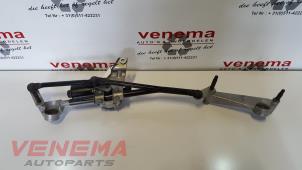 Used Wiper motor + mechanism Mercedes CLA Shooting Brake (117.9) 1.6 CLA-200 16V Price € 29,99 Margin scheme offered by Venema Autoparts